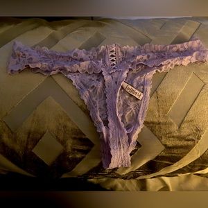 Lace thong 🎀